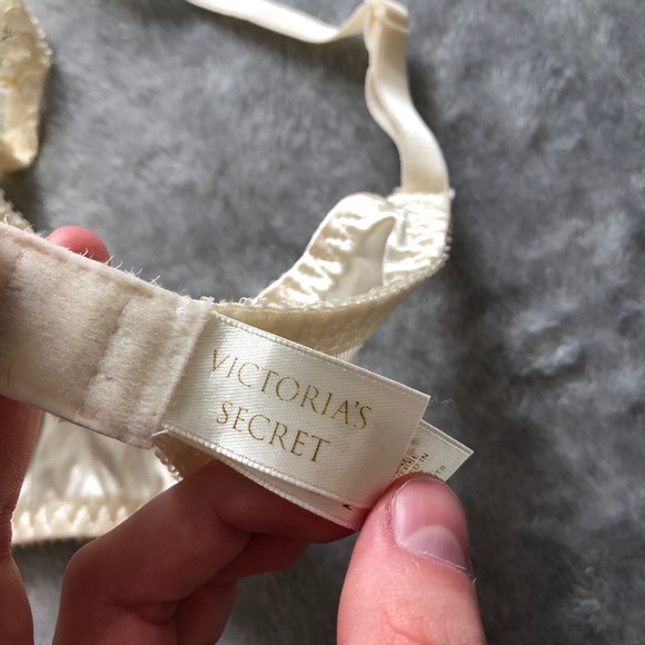 sparkly sexy victoria’s secret white lace bra - Picture 4 of 5